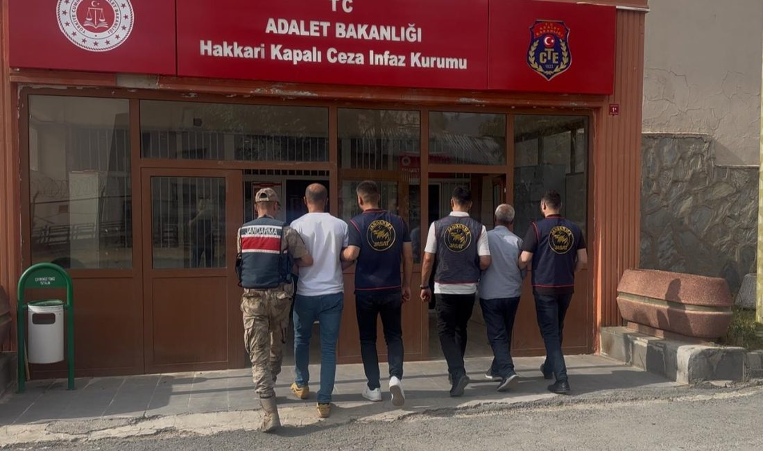 Hakkari İl Jandarma Komutanlığınca, aranan şahısların yakalanmasına yönelik yürütülen titiz
