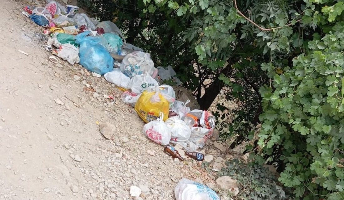 Hakkari’nin Kato Dağı eteklerinde yer alan Kaval köyündeki doğa harikası