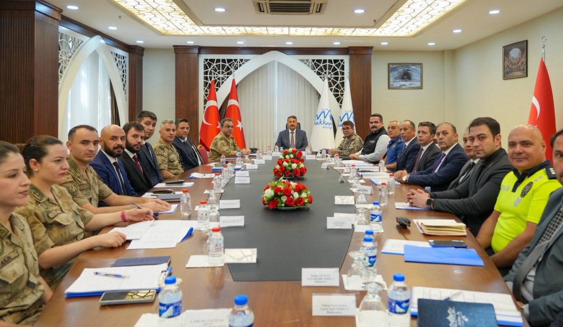Hakkari Valisi Ali Çelik başkanlığında; İl Jandarma Komutanı Tuğgeneral Necip