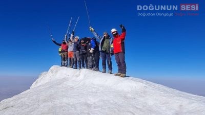 Hakkarili dağcı Süleyman Demirci rehberliğinde unutulmaz bir tırmanış