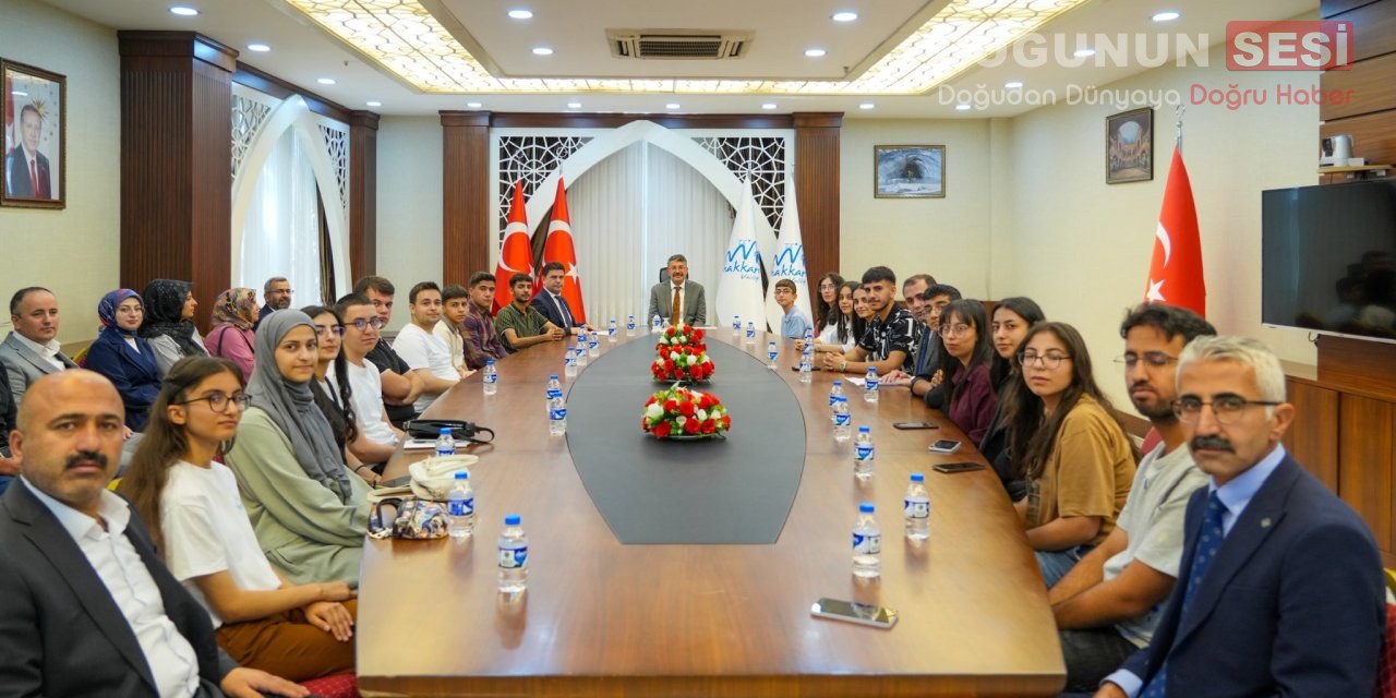 Hakkâri Valisi Ali Çelik, İl Milli Eğitim Müdürü Nurettin Yılmaz
