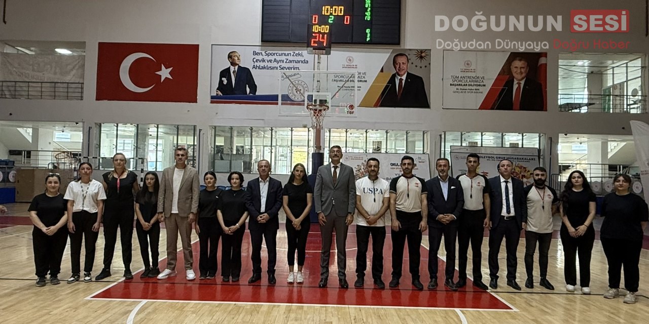 Hakkari Merkez Spor Salonu’nda düzenlenen U12 Kulüpler Teşvik Müsabakaları’nın tamamlandı.