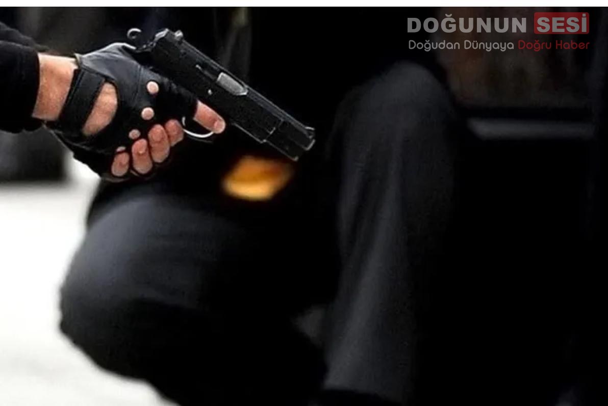 Van’ın Edremit ilçesinde, seyir halindeki bir araca düzenlenen silahlı saldırıda