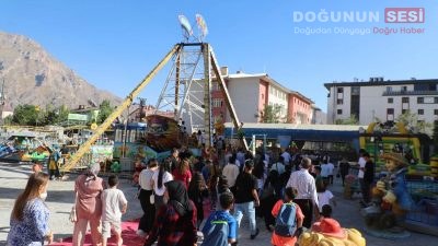 Hakkari’nin Bulak Mahallesi’nde, Kent Park karşısında geçtiğimiz günlerde açılan luna parkın