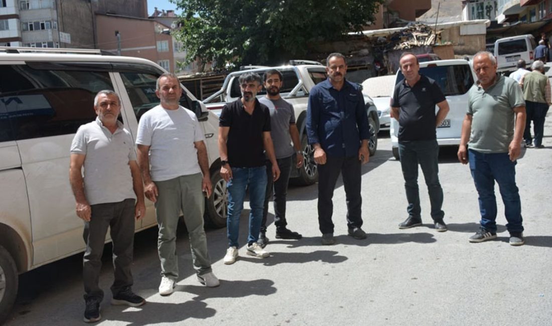 Hakkari’nin Bulak Mahallesi Atlılar Caddesi’nde park halindeki 15 araca ceza