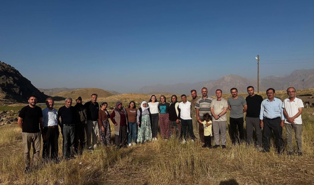 Hakkari İl Örgütü Eşbaşkanları, yönetim kurulu üyeleri ve Milletvekili Öznur