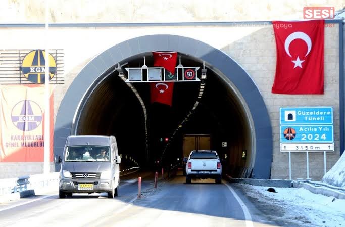 Van Valisi Ozan Balcı, Van’ı Hakkari’ye bağlayan önemli ulaşım hattı