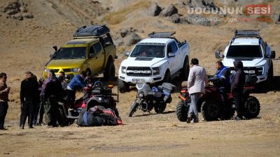 Hakkari’nin eşsiz doğa güzelliklerinden Berçelan Yaylası, hafta sonu adrenalin ve