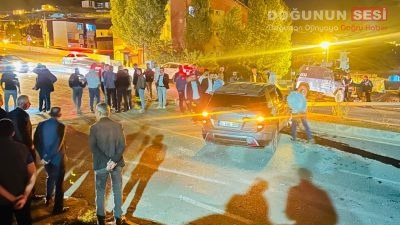 Hakkari merkezde gece saatlerinde trafik kazası meydana geldi. Edinilen bilgilere