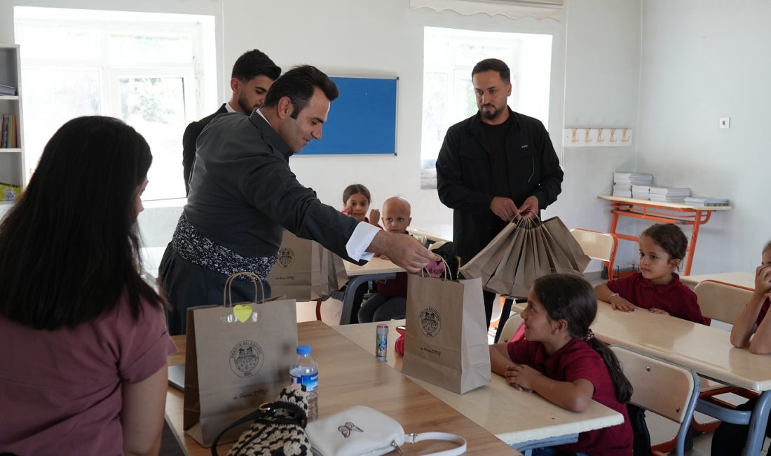 Derecik Belediye Başkanı Av. Hasan Dinç, Yolgeçti Mahallesi İlköğretim Okulu’nu