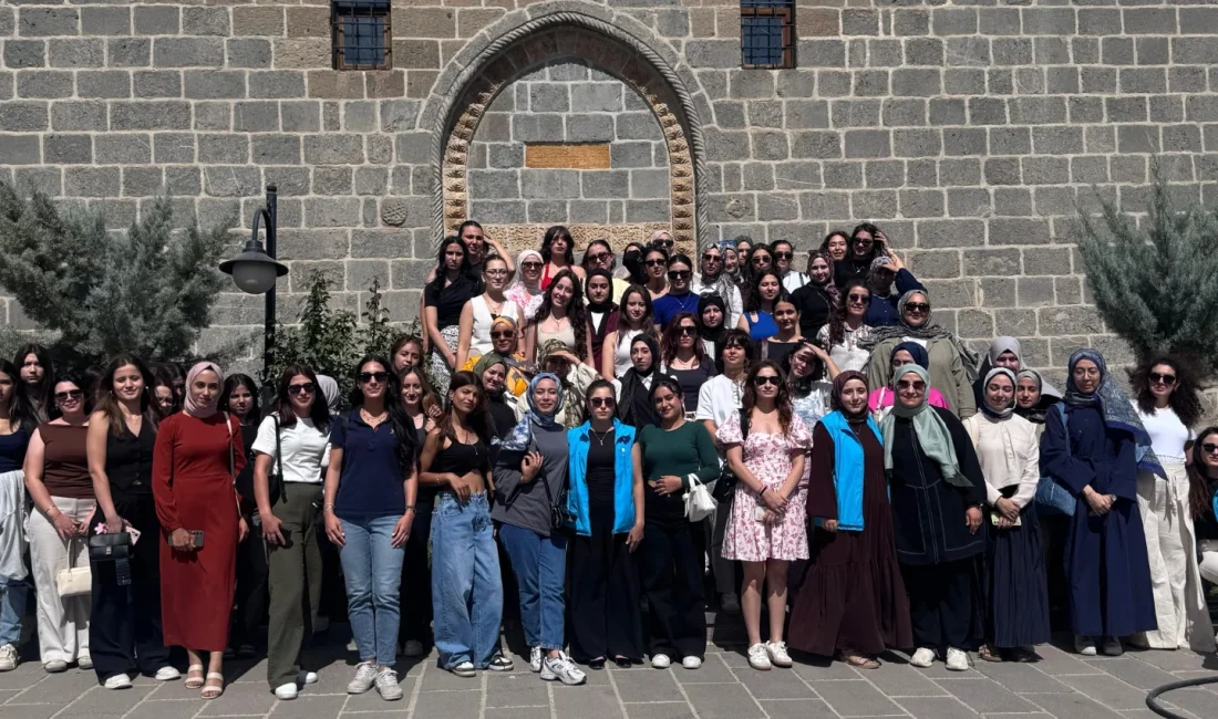 Hatay ve Osmaniye’den Gelen Gençler Hakkari’de Tarih ve Doğa ile Buluştu Hakkari Gençlik ve Spor İl Müdürlüğü ev sahipliğinde düzenlenen Medeniyet,