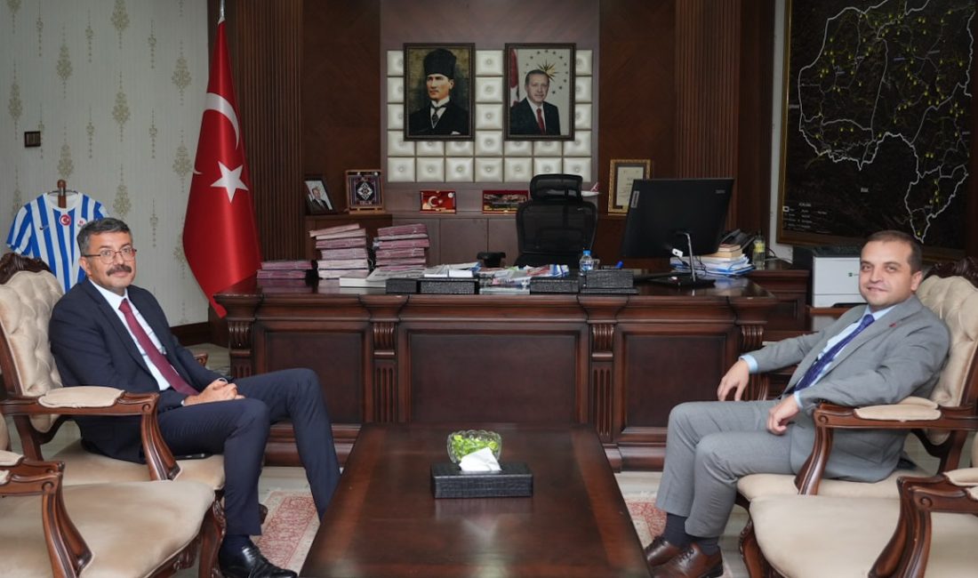 Hakkâri Cumhuriyet Başsavcısı Burak Hazinedaroğlu, Hakkâri Valisi ve Belediye Başkan