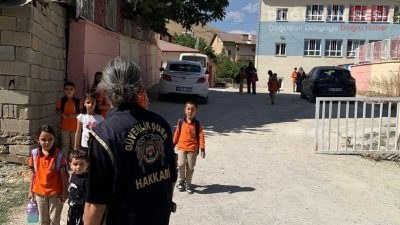 2025-2026 eğitim-öğretim yılının başlamasıyla birlikte Hakkâri İl Emniyet Müdürlüğü, öğrencilerin