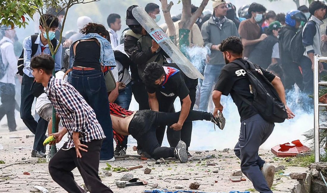 Nepal’in başkenti Katmandu’da sosyal medya yasağına karşı düzenlenen protestolarda en