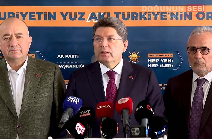 Adalet Bakanı Yılmaz Tunç, AK Parti Çanakkale İl Başkanlığı’nda yaptığı
