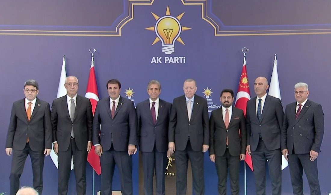 7 Belediye Başkanı AK Parti’ye Katıldı: “Hizmet Siyasetinin Adresi AK Parti’dir” Cumhurbaşkanı ve AK Parti Genel Başkanı Recep Tayyip Erdoğan’ın katılımıyla