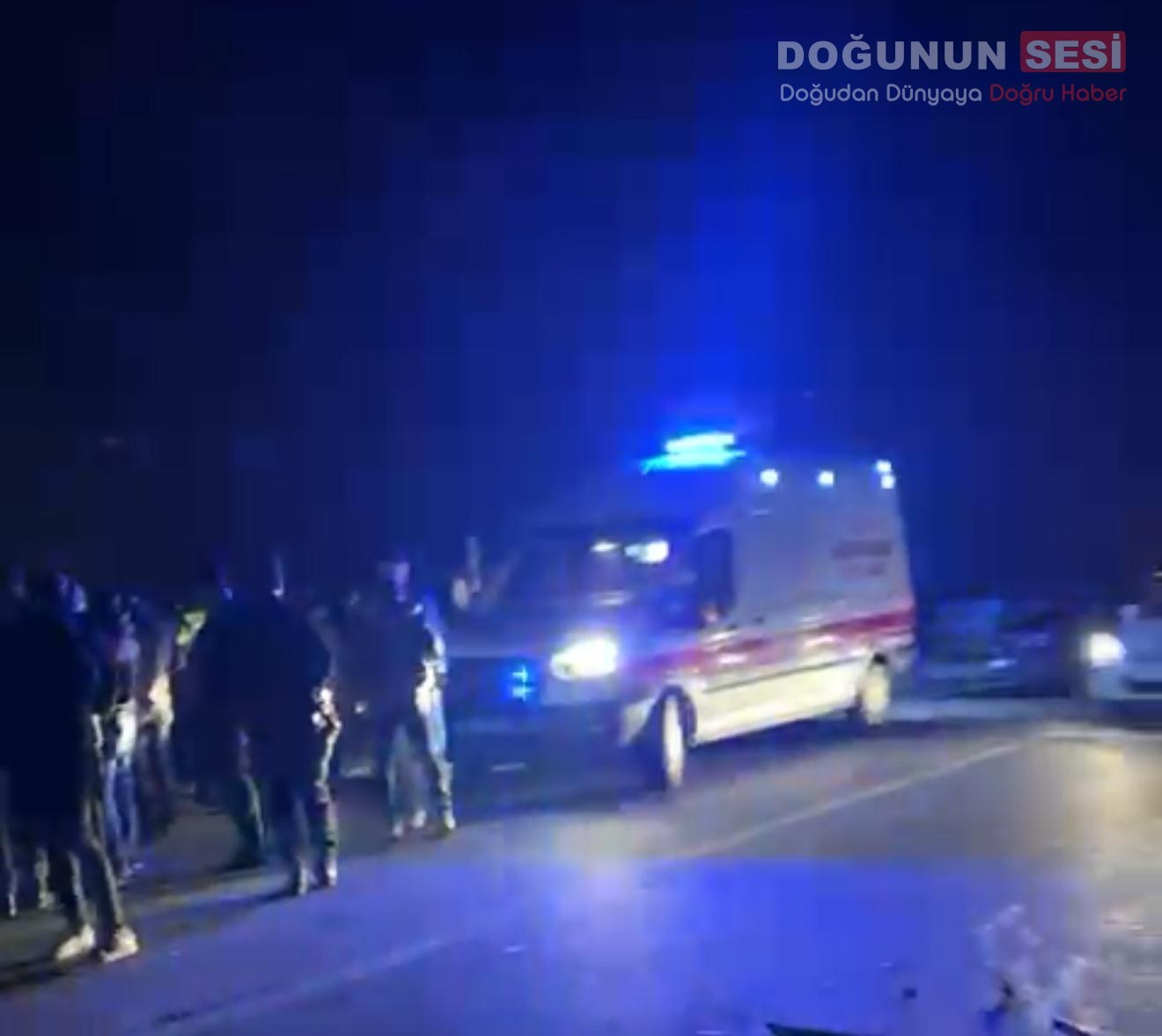 Hakkari Merkez’de gece saatlerinde trafik kazası meydana geldi. Edinilen bilgilere