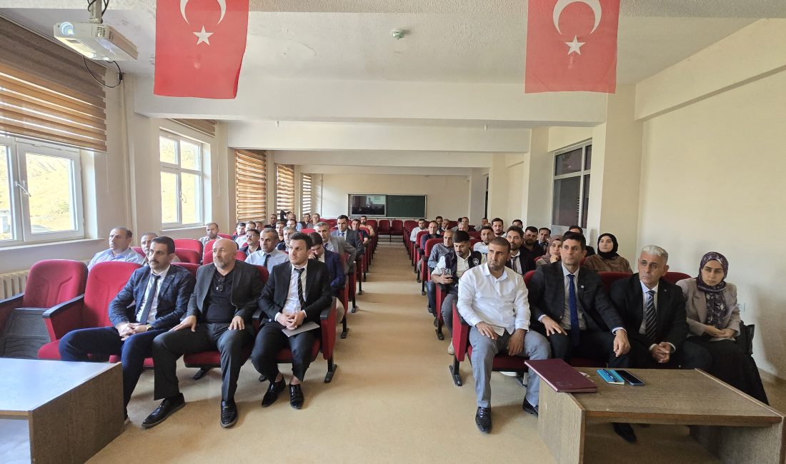 Derecik Belediyesi Personeline AKUT Vakfın’dan Afet Bilinçlendirme Semineri Türkiye Belediyeler Birliği ile AKUT Vakfı arasında imzalanan iş birliği