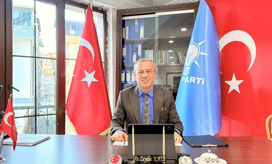 AK Parti İl Başkanı Zeydin Kaya’dan “Çamlık Viyadüğü” Teşekkürü Hakkari’nin ulaşım ağını güçlendirecek önemli bir proje daha hizmete girdi.