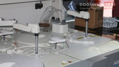 Hakkari Devlet Hastanesi’nden Anne Adaylarına Büyük Kolaylık: 2’li Tarama Testi Artık Hizmette! Hakkari Devlet Hastanesi, anne adaylarına yönelik sağlık hizmetlerine bir yenisini