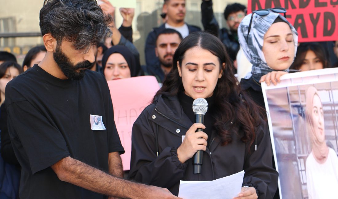 Rojin’in Adı Adaletin Sembolü Oldu: Sessiz Kalmayacağız Hakkari Üniversitesi Colemerg Meslek Yüksekokulu 3. sınıf öğrencisi Azime Karabulak,