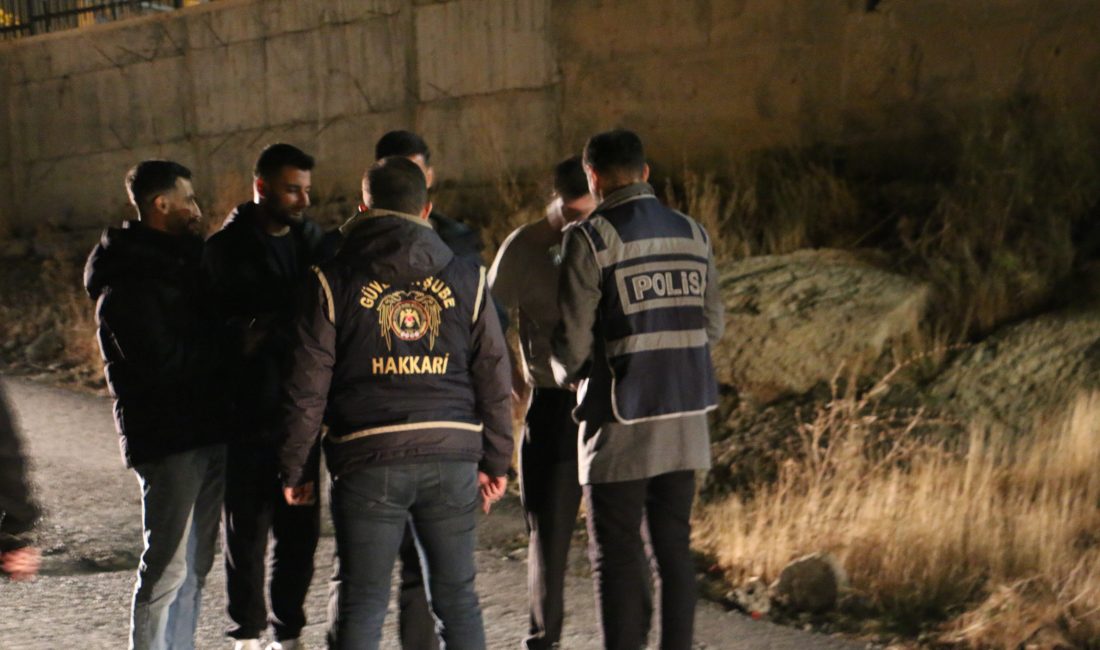 Hakkari İl Emniyet Müdürlüğü personeli, kent genelinde huzur ve güven