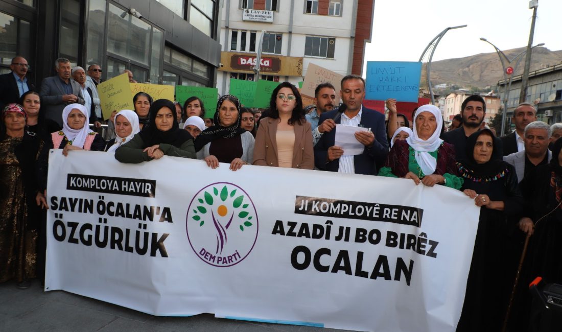 9 Ekim Komplosuna Tepki Yürüyüşü ve Basın Açıklaması Dem Parti Hakkari İl Başkanlığı öncülüğünde 9 Ekim 1998 tarihine