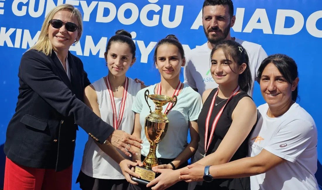 Doğu ve Güneydoğu Anadolu Takım Şampiyonası Tenis Turnuvası kapsamında Hakkari’yi