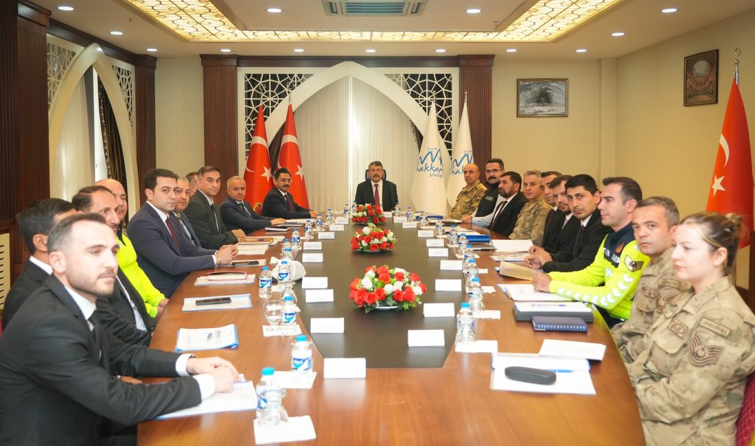 Hakkari Valisi Ali Çelik başkanlığında, ilin genel güvenlik ve asayiş