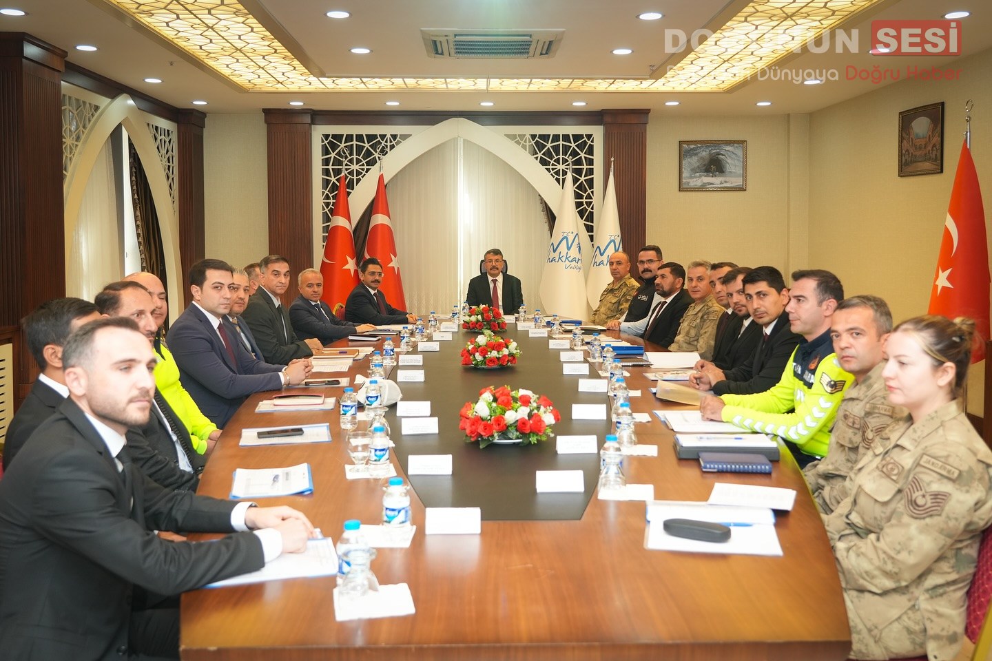 Hakkari Valisi Ali Çelik başkanlığında, ilin genel güvenlik ve asayiş