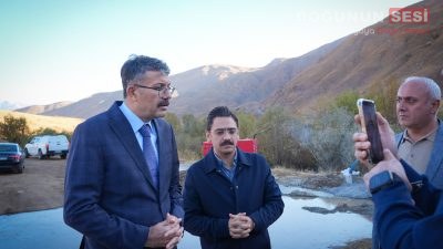 Hakkari Valisi Ali Çelik, Vali Yardımcısı Tayyar Emre Mahmutoğlu ve