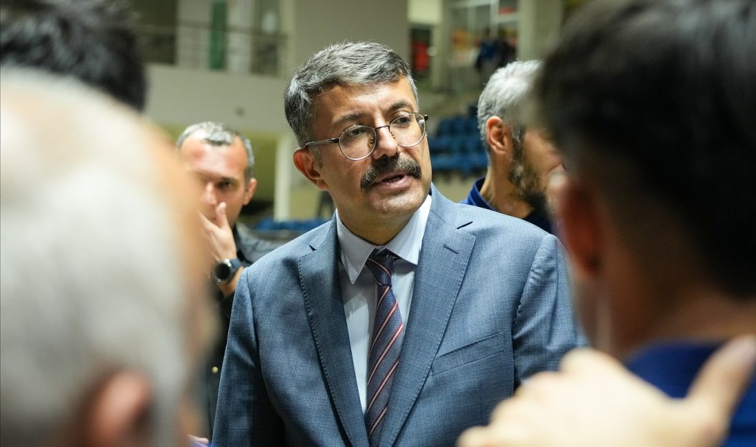 VALİ ALİ ÇELİK’TEN 29 EKİM CUMHURİYET BAYRAMI MESAJI Hakkari Valisi Ali Çelik, Cumhuriyetin 102. kuruluş yıl dönümü dolayısıyla