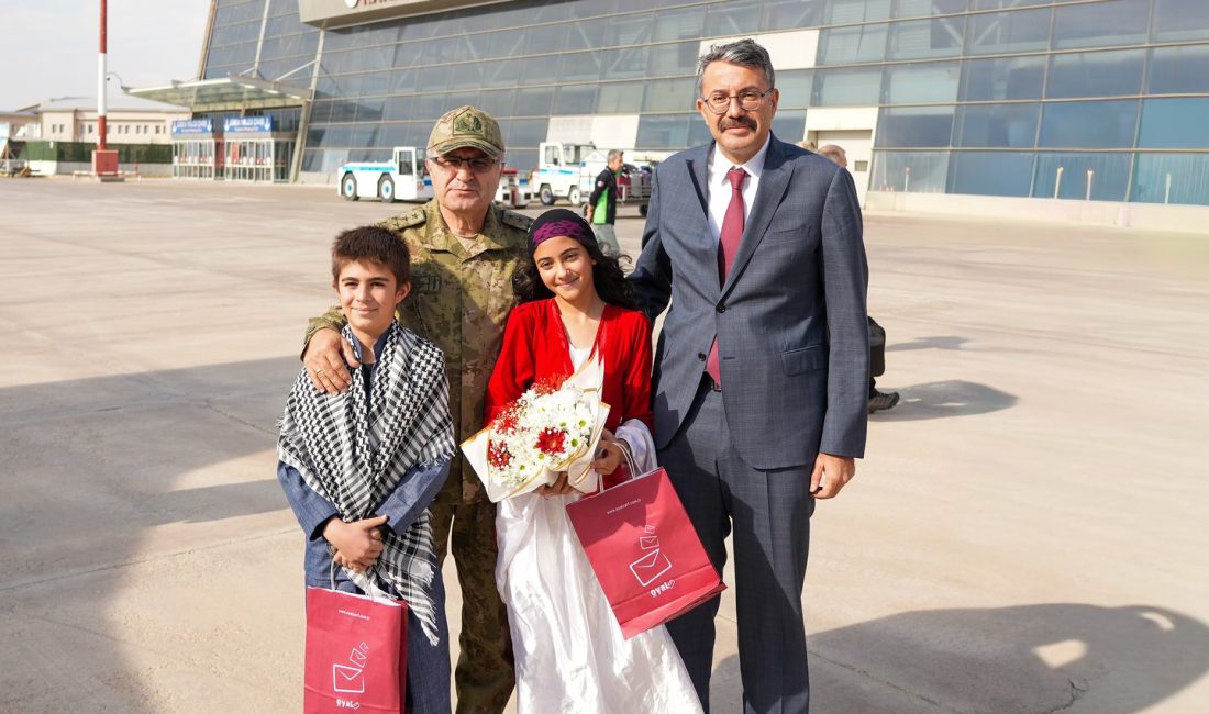 ORGENERAL METİN TOKEL HAKKARİ’DE BİR DİZİ ZİYARETTE BULUNDU Kara Kuvvetleri Komutanı Orgeneral Metin Tokel, çeşitli inceleme ve temaslarda