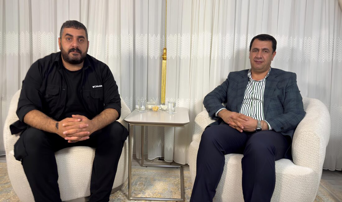 Şemdinli’de Neler Değişiyor? Başkan Fahri Şakar Açık Mikrofon’da Tüm Gerçekleri Anlattı “Adem ile Açık Mikrofon” programı bu hafta Şemdinli’de gerçekleştirildi ve