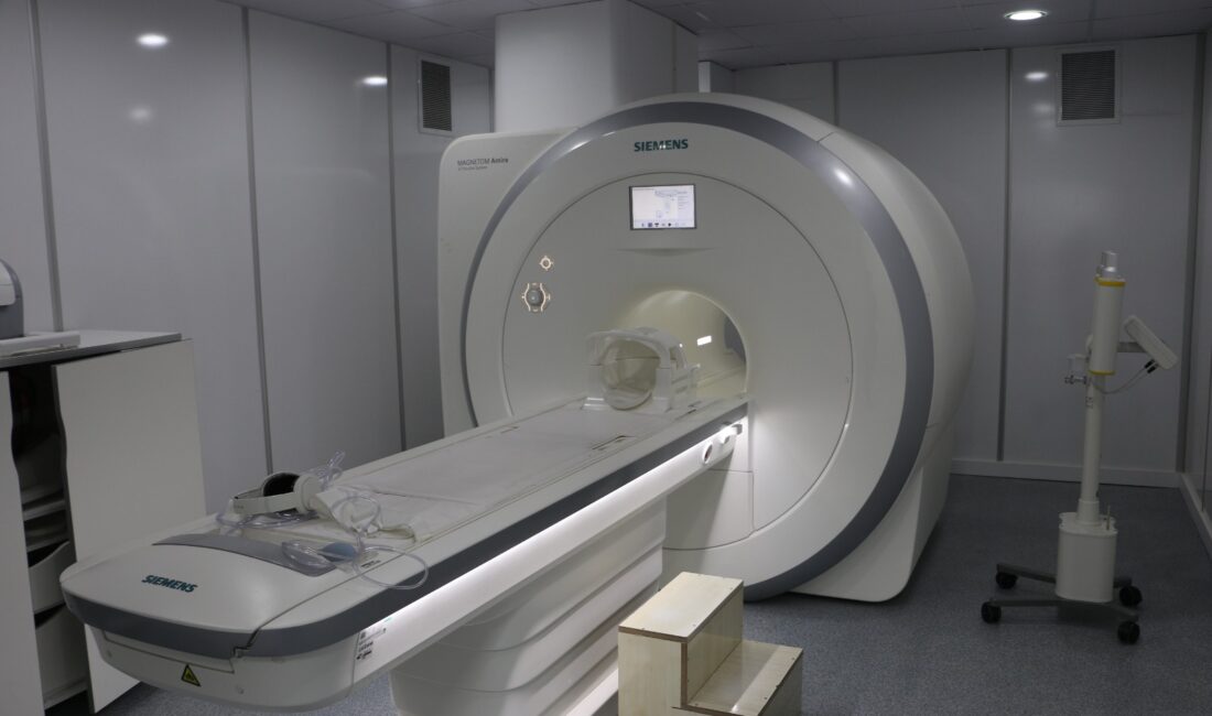 Hakkari Devlet Hastanesine Son Teknoloji EMAR (MR) Cihazı Kazandırıldı Hakkari Devlet Hastanesi, sağlık altyapısını güçlendiren önemli bir yatırımı daha