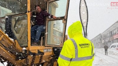 Hakkari’nin Şemdinli ilçesinde etkili olan kar yağışının ardından Fahri Şakar’ın