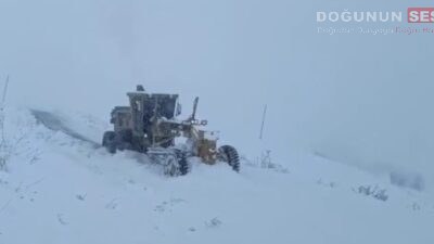 Önceki gün Hakkari genelinde etkili olan yoğun kar yağışı, ulaşımda