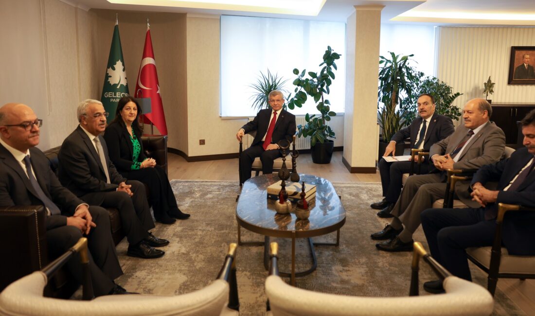 DEM Parti İmralı Heyeti üyeleri Pervin Buldan, Mithat Sancar ve