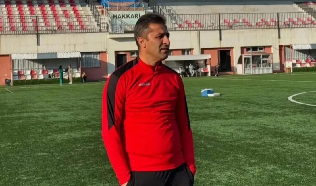 Zapspor’un 630 Günlük İç Saha Serisi Sona Erdi: Mikail Özdemir’den Sert Açıklama Hakkari Zapspor Teknik Direktörü Mikail Özdemir, takımın 630 gündür sahasında