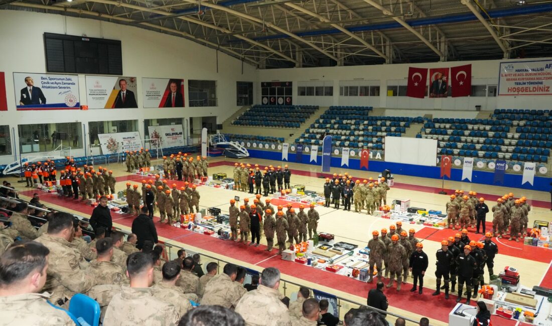 Hakkari’de afetlere hazırlık kapasitesini artırmak amacıyla Kapalı Spor Salonu’nda Arama