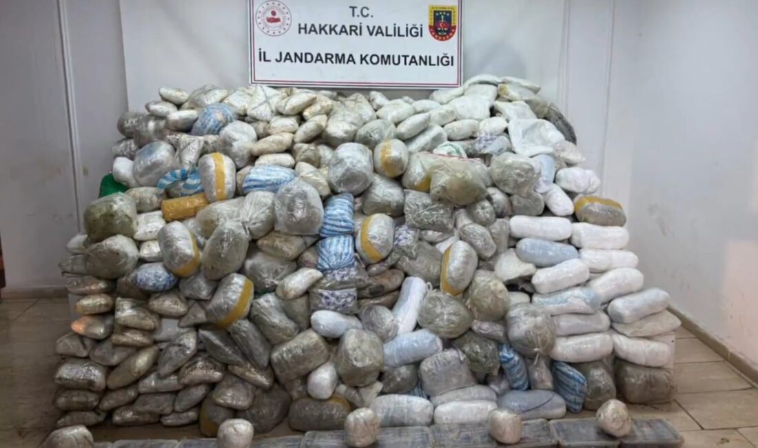 Hakkari’de uyuşturucu ile mücadele kapsamında yürütülen kararlı çalışmalar neticesinde, jandarma