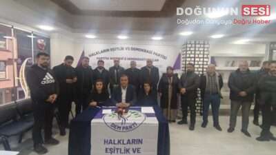 DEM Parti İl Başkanı’ndan Zeydin Kaya’ya Sert Yanıt DEM Parti Hakkâri İl Başkanı Behçet Kanat, parti yönetimiyle birlikte