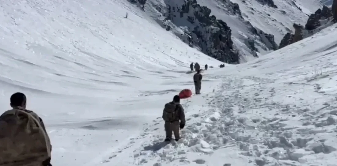 Hakkari’de 348 Kilogram Uyuşturucu Madde Ele Geçirildi Hakkari’de uyuşturucu ile mücadele kapsamında yürütülen kararlı çalışmalar neticesinde, jandarma