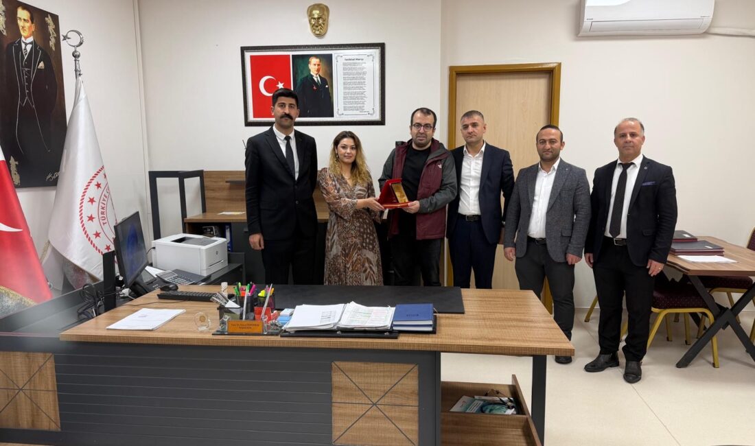 Hakkari Devlet Hastanesi bünyesinde kardiyoloji uzmanı olarak görev yapan Dr.