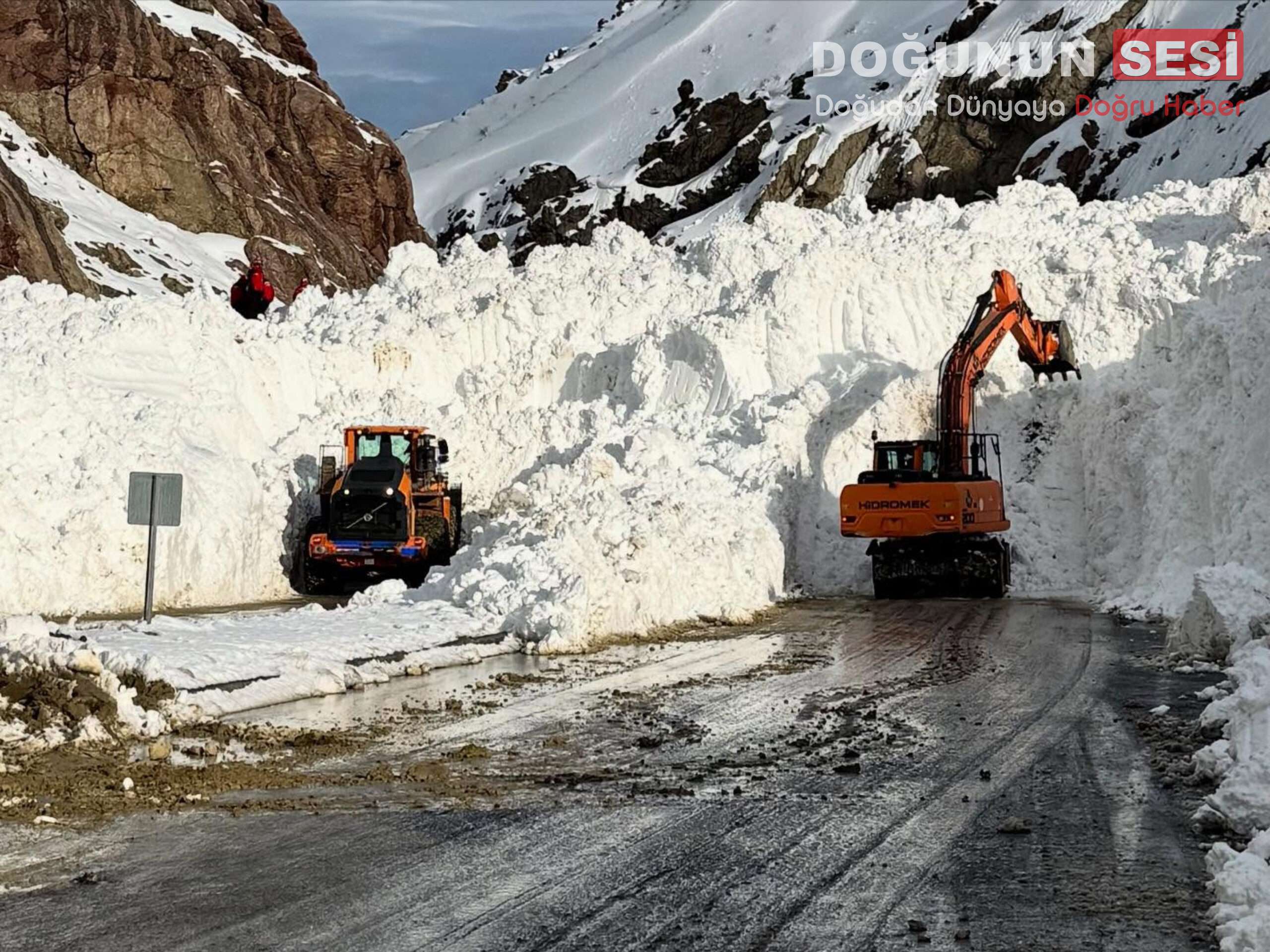 Hakkari–Van karayolu, Güzeldere Geçidin’de meydana gelen çığ felaketinin ardından yürütülen