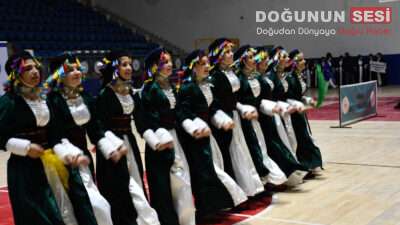 Hakkari’de düzenlenen Okullar ve Kulüpler Arası Halk Oyunları Yarışması, büyük