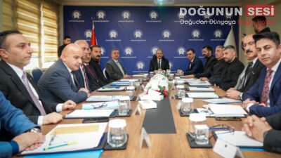 Hakkâri Valisi İbrahim Taşyapan, kentte yürütülen belediye hizmetleri ve devam