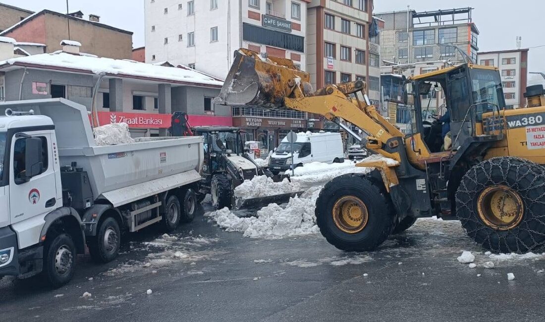 Hakkari’de etkili olan yoğun kar yağışının ardından, İl Özel İdaresi