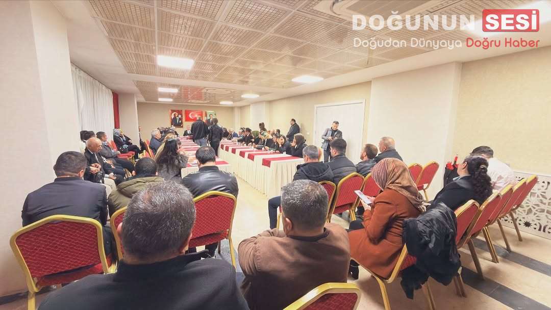 Akçalı Köyün’de meydana gelen heyelan sonrası bölgede incelemelerde bulunan AK