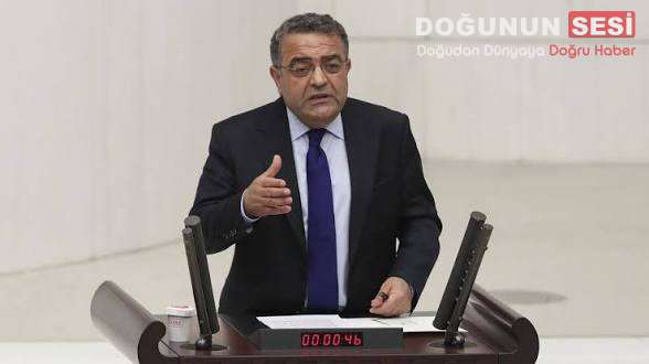 Hakkari–Van karayolunda Bağışlı mevkiinde meydana gelen heyelan ve ardından yaşanan